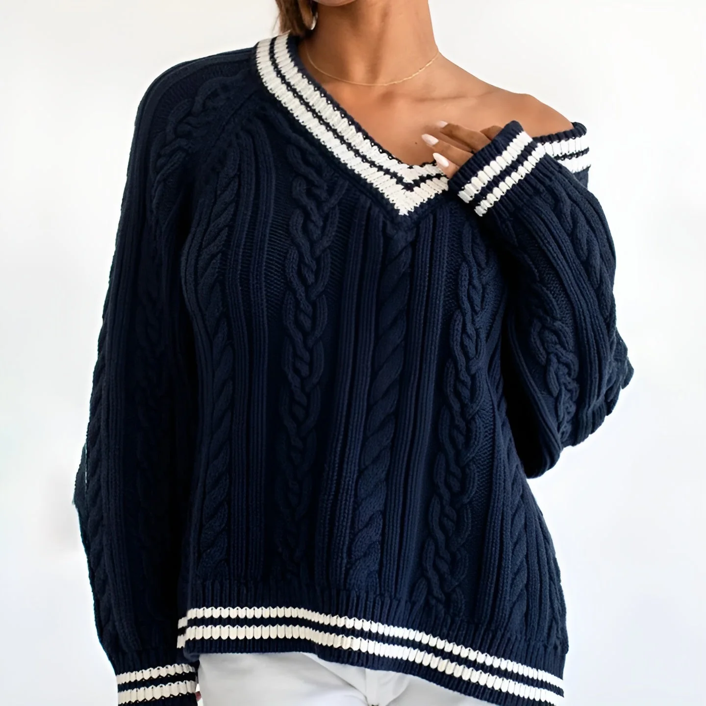 Ceylan Women's Sweater Oversized Cable Knit V-Neck Jumper - Image 4
