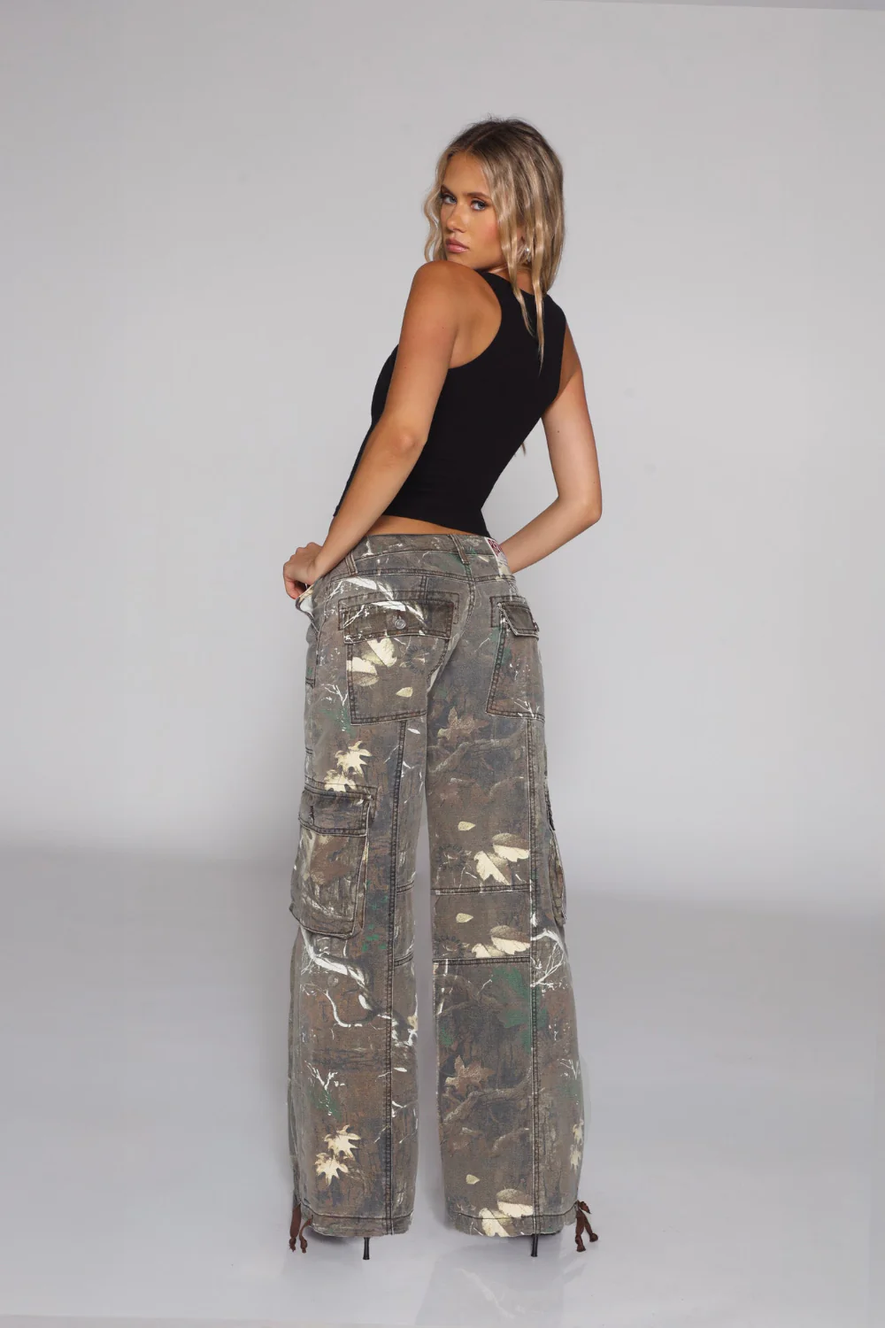 Ceylan Women's Wide Leg Multi-Pocket Baggy Utility Cargo Pants - Image 4